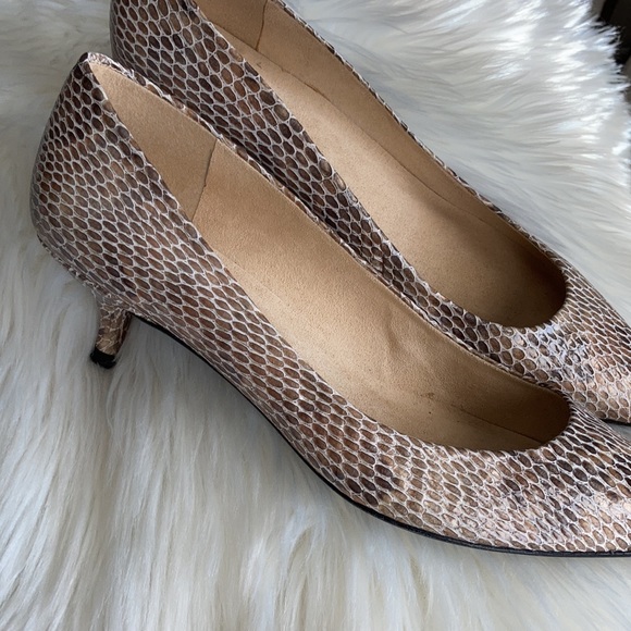 Stuart Weitzman sz 9 - Picture 8 of 17